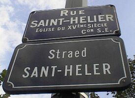 Breton bilingual signage