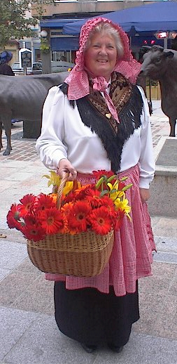 Lé costeunme traditionnel